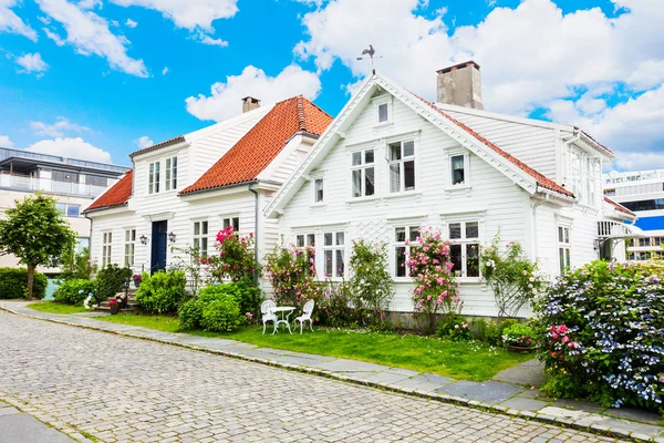 Gamle Stavanger的传统木制房屋 甘布尔 斯塔万格 Gamle Stavanger 是挪威罗加兰斯塔万格市的一个历史名胜 — 图库照片