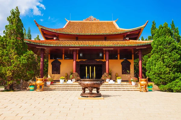 Truc Lam Temple Ett Zenbuddistiskt Tempel Och Kloster Dalat Stad — Stockfoto