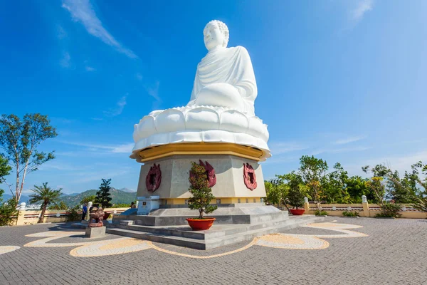 Big Buddha Statyn Long Son Pagoda Eller Chua Lång Son — Stockfoto