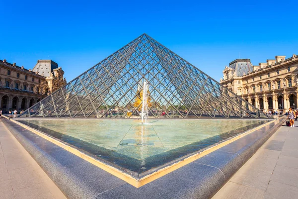 Παρισι Γαλλια Σεπτεμβριου 2018 Μουσείο Της Πυραμίδας Του Λούβρου Στο — Φωτογραφία Αρχείου