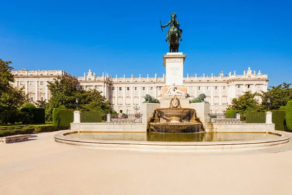 Palacio Real de Madrid en Madrid ciudad, España —  Fotos de Stock