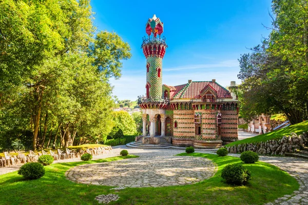 El Capricho in Comillas, Spain — Stockfoto