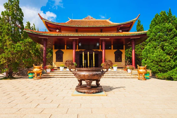 Truc Lam Temple in Dalat — Stok fotoğraf