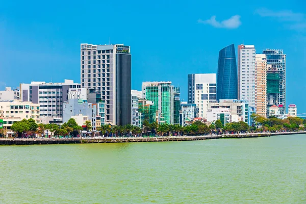 Danang City skyline uitzicht op de lucht — Stockfoto