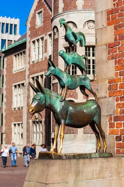 Město Bremen-socha hudebníků v Německu — Stock fotografie