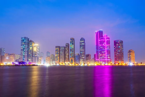 Centro de Sharjah skyline, Emiratos Árabes Unidos — Foto de Stock