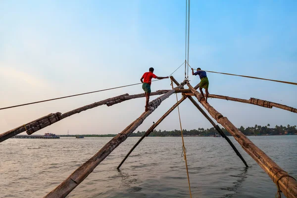 Pescadores y redes de pesca chinas —  Fotos de Stock