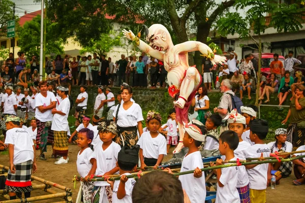 Posągi Ogoh parada Ngrupuk, Bali — Zdjęcie stockowe