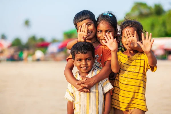 Niños indios en la playa, Goa —  Fotos de Stock