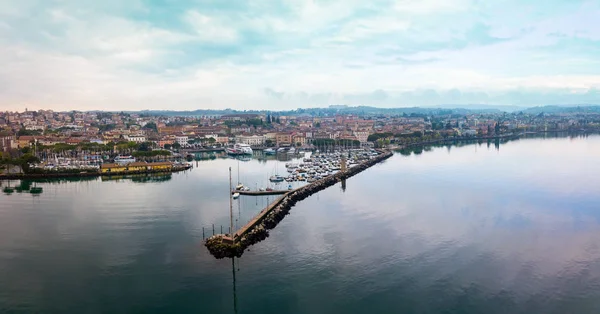 Desenzano del Garda havadan görünümü — Stok fotoğraf