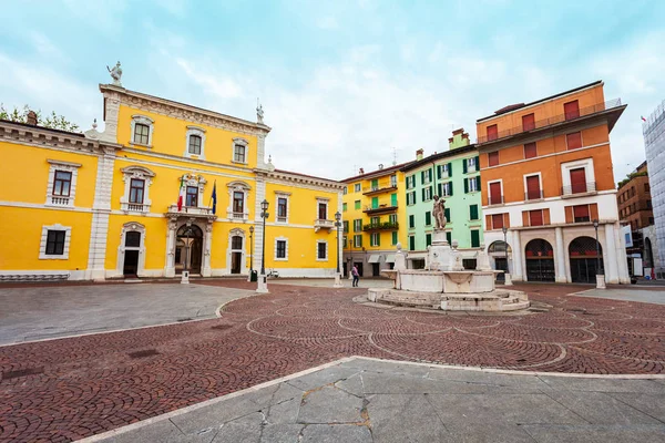 Piazza del Mercato in Brescia — Stockfoto