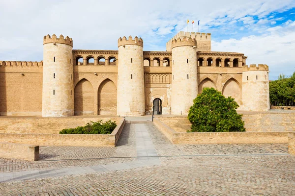 Il Palazzo Aljaferia a Saragozza — Foto Stock