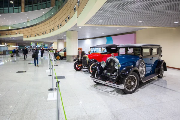 Виставка ретро-автомобілів, аеропорт Домодєдово — стокове фото
