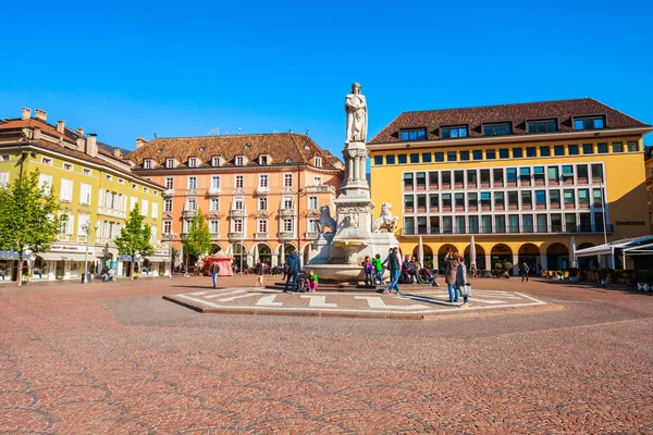 Główny plac Waltherplatz w Bolzano — Zdjęcie stockowe