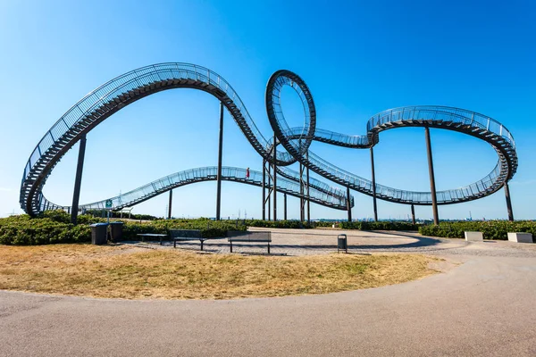 Инсталляция Tiger and Turtle, Дуйсбург — стоковое фото