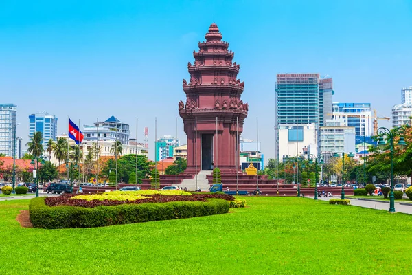 Památník nezávislosti v Phnom Penh — Stock fotografie