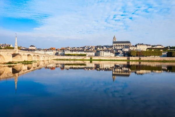 Dolina Loary i miasto Blois — Zdjęcie stockowe