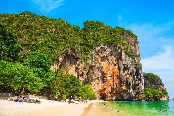 Spiaggia di acqua limpida in Thailandia — Foto Stock