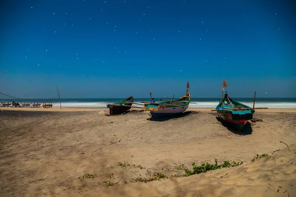 Fischerboote am Strand, goa — Stockfoto