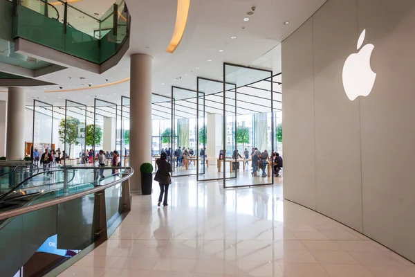 Apple Store in Dubai Mall, uae — Stockfoto