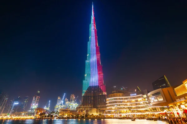 Burj Khalifa tower in Dubai — Stock Photo, Image