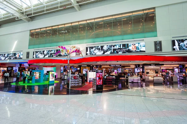 Bezcelní, mezinárodní letiště Dubai — Stock fotografie