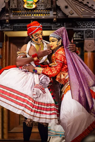 Cochin, Hindistan'da Kathakali dans gösterisi — Stok fotoğraf