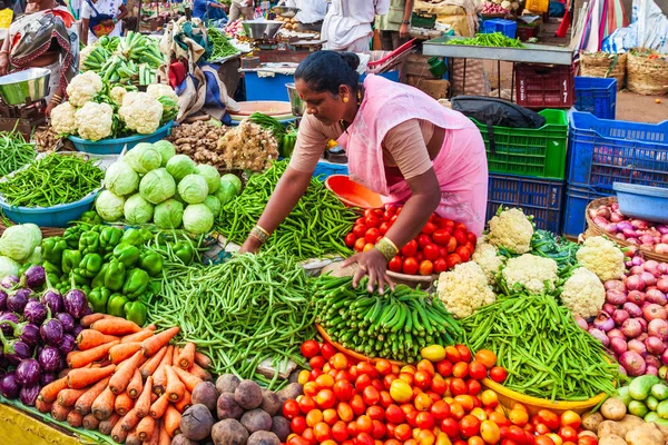 Fruts, groenten op de markt, India — Stockfoto