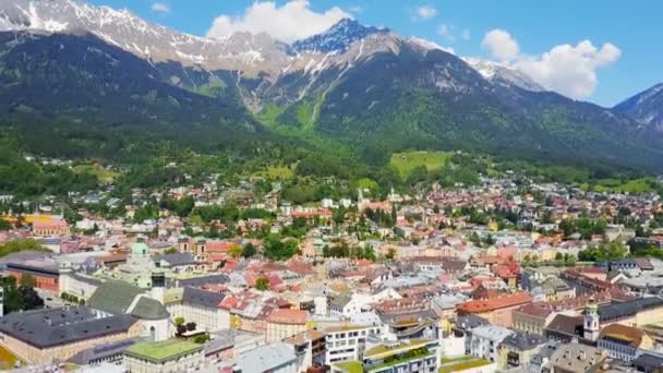 Luchtfoto van Innsbruck — Stockvideo