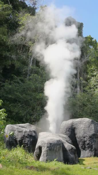 Fang Hot Springs geyser timelapse — Stock Video