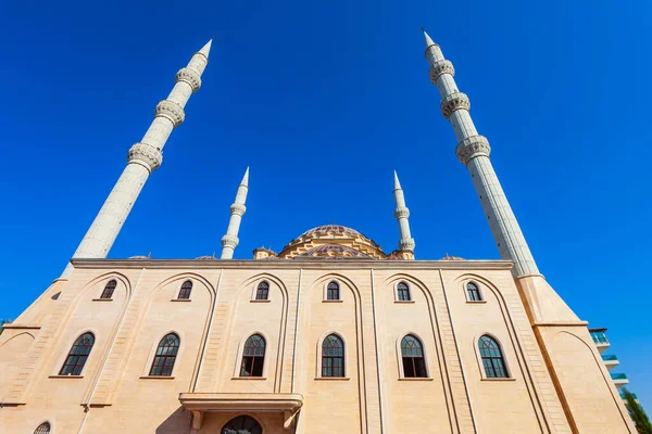Merkez Kulliye Cami或Manavgat中央清真寺是土耳其安塔利亚地区最大的清真寺 — 图库照片