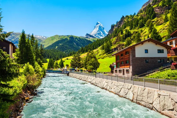 Maisons Traditionnelles Près Rivière Matter Vispa Dans Centre Ville Zermatt — Photo