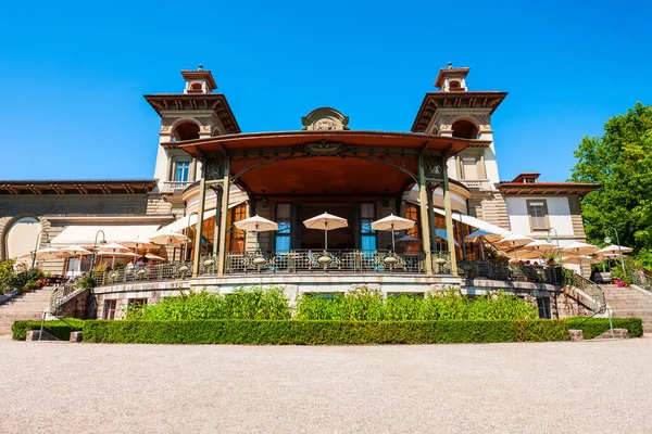 Fonte Edifício Histórico Esplanada Montbenon Área Parque Cidade Lausanne Suíça — Fotografia de Stock