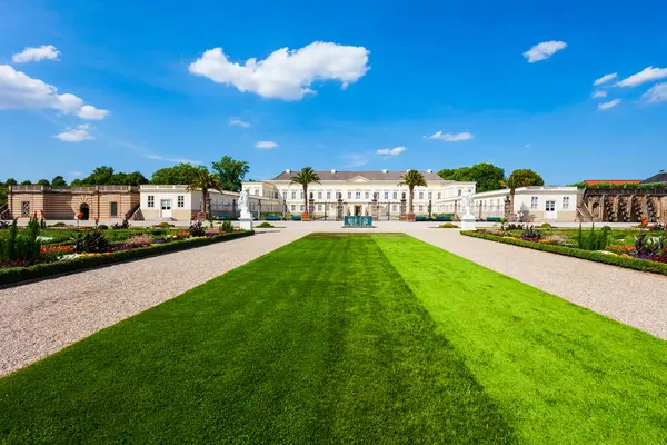 赫伦豪森宫位于德国汉诺威市的赫伦豪森花园 — 图库照片