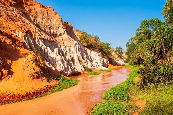 Fairy Stream Suoi Tien Pequeno Riacho Escondido Atrás Dunas Areia — Fotografia de Stock