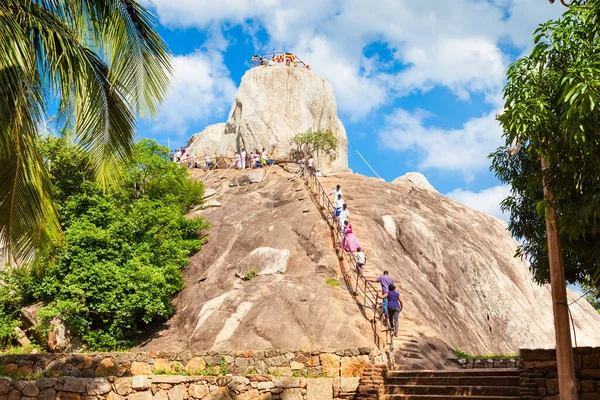 Mihintale Aradhana Galası Veya Anuradhapura Yakınlarındaki Mihintale Antik Kentinde Meditasyon — Stok fotoğraf
