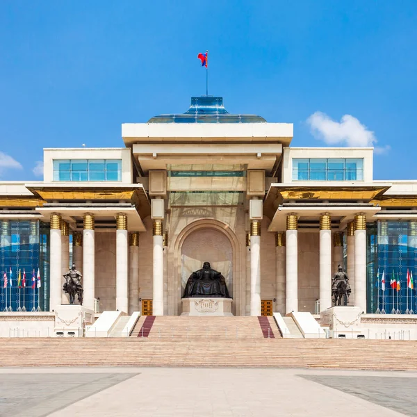 Istana Pemerintah Terletak Sisi Utara Lapangan Chinggis Atau Lapangan Sukhbaatar — Stok Foto