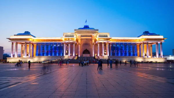 Vládní Palác Noci Jeho Nachází Náměstí Chinggis Nebo Sukhbaatar Náměstí — Stock fotografie