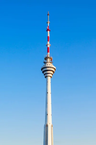 Baku Tower Una Torre Telecomunicaciones Hormigón Independiente Situada Bakú Azerbaiyán — Foto de Stock