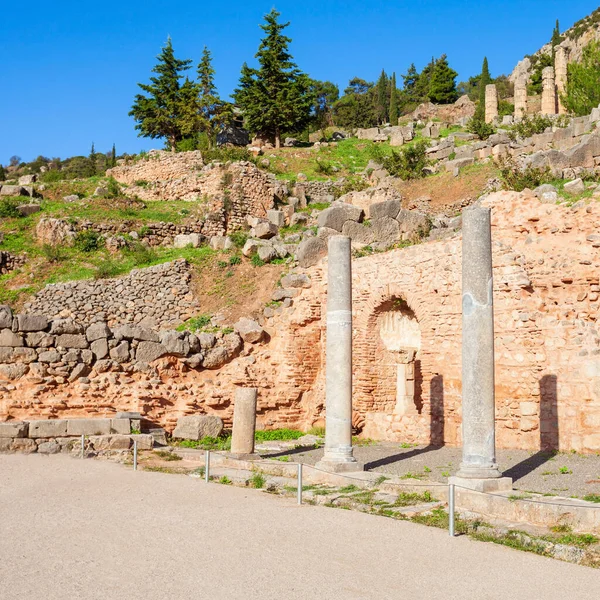 Ruined Columns Spartan Colonnade Delphi Delphi Ancient Sanctuary Grew Rich — Stock Photo, Image