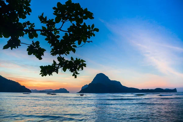 Tropische Sonnenuntergangslandschaft Bei Nido Der Insel Palawan Auf Den Philippinen — Stockfoto