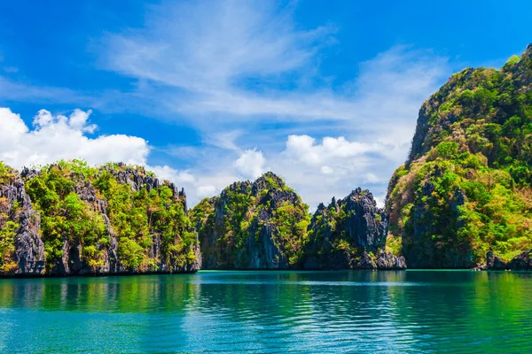 Landscape Beautiful Mountain Cliff Lagoon Nido Province Palawan Island Philippines — Stock Photo, Image