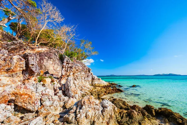 Beauty Rocky Beach Yellow Sand Turquoise Water Busuanga Island Palawan — Stock Photo, Image