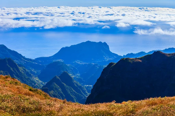 Pico Arieiro Pico Ruivo Trek Mysty Landscape Portuguese Madeira Island — 스톡 사진