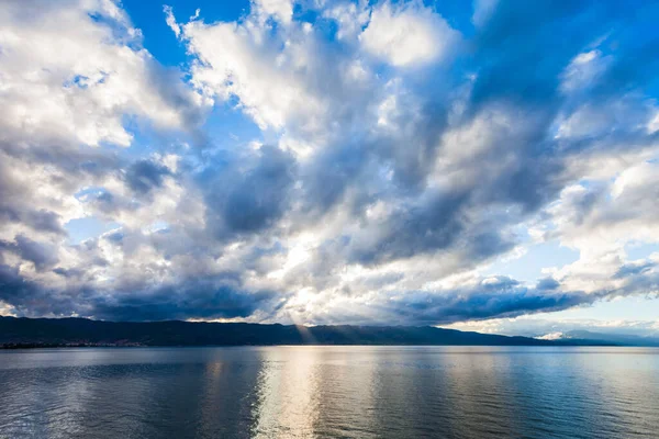 Stormmoln Vid Sjön Ohrid Sett Utifrån Staden Ohrid Norra Makedonien — Stockfoto