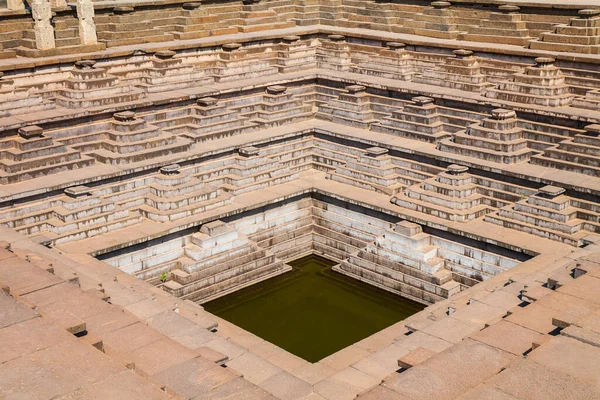 Een Getrapt Plein Watertank Bij Hampi Het Centrum Van Hindoe — Stockfoto