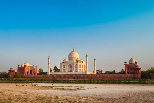 Taj Mahal Mausoléu Mármore Branco Margem Rio Yamuna Cidade Agra — Fotografia de Stock