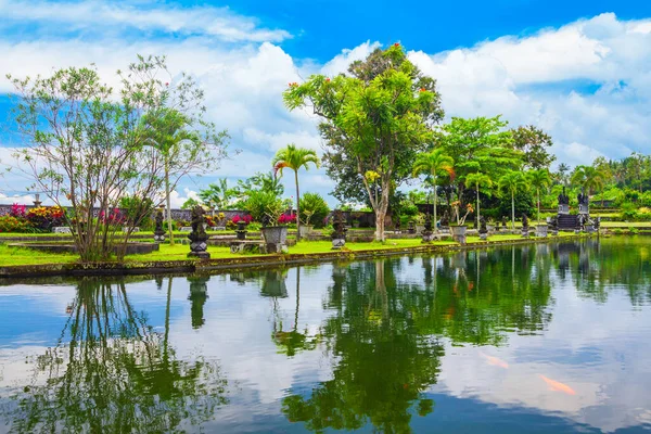 印度尼西亚巴厘岛Tirta Gangga水上公园 — 图库照片