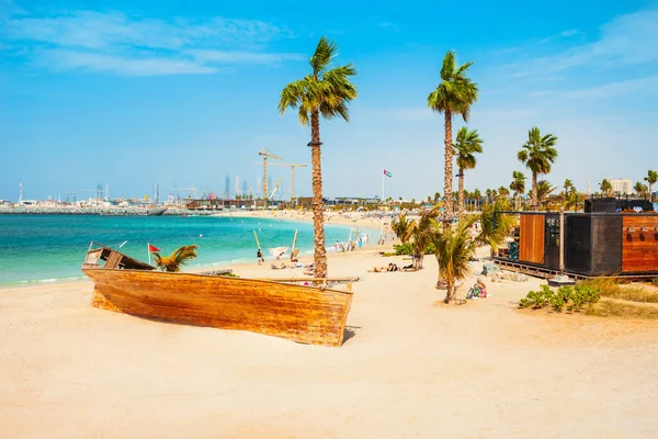 Mer或Jumeira海滩是阿联酋迪拜市的一个公共海滩 — 图库照片