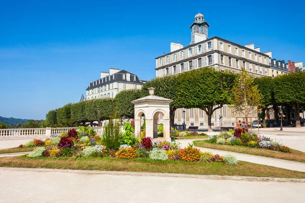 Fontaine Alfred Vigny Sur Boulevard Des Pyrénées Pau — Photo